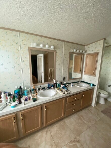 More Photos Of 3096 Skipper Ln, Saint James City Specialty For Sale