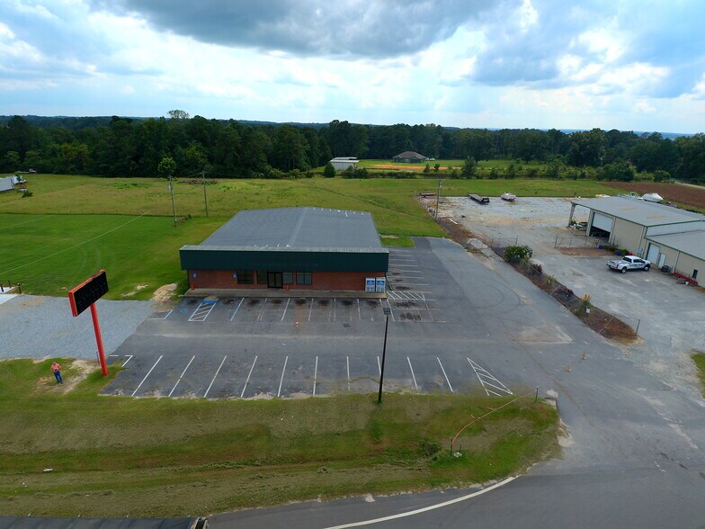 More Photos Of 1214 US Highway 82, Georgetown Freestanding For Lease