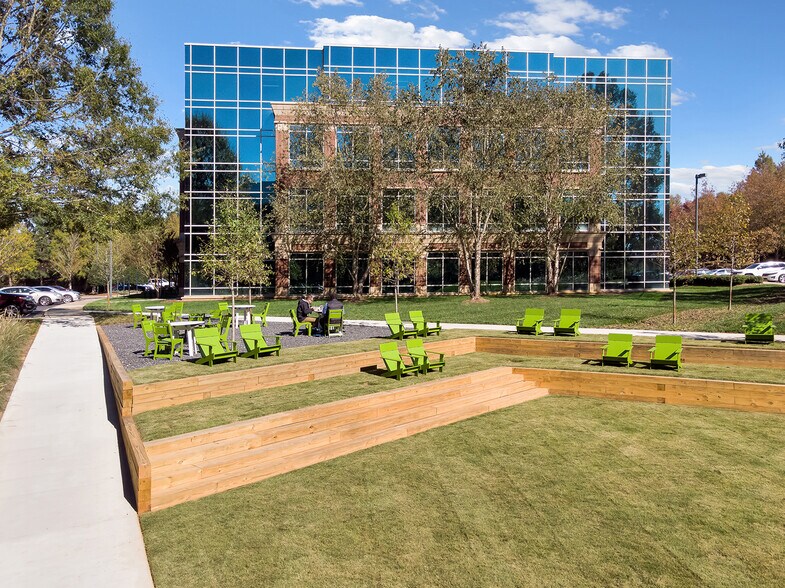 More Photos Of 6470 E Johns Crossing, Johns Creek Office For Lease