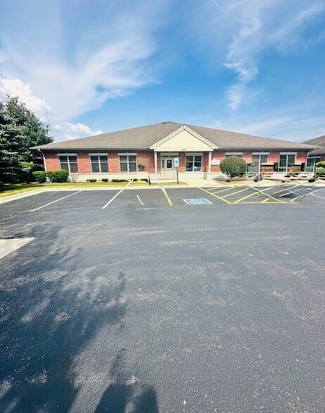 More Photos Of 16612 W 159th St, Lockport Office For Sale