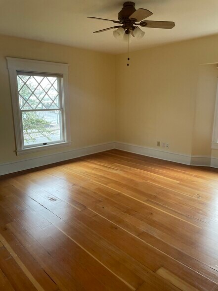 More Photos Of 214 Pioneer Pkwy West, Springfield Medical For Lease