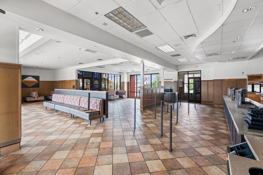 More Photos Of 1197 Lakes Blvd, Lake Park Fast Food For Lease