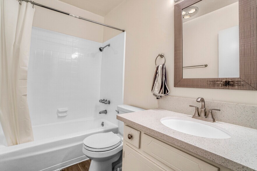 More Photos Of 8011 Romaine St, Los Angeles Apartments For Sale