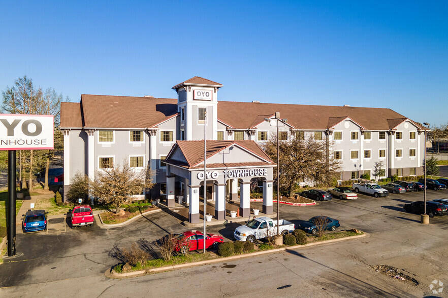 Primary Photo Of 4400 Highline Blvd, Oklahoma City Hotel For Sale