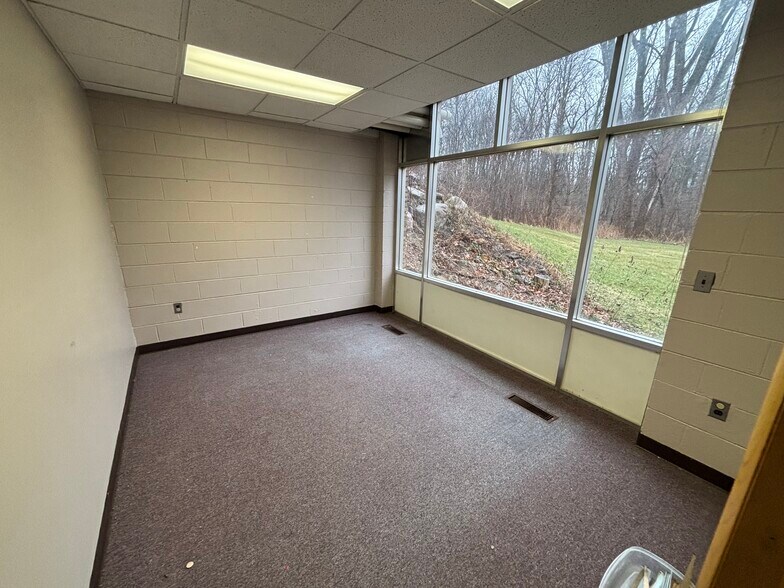 More Photos Of 961 E Maple St, Holly Religious Facility For Sale