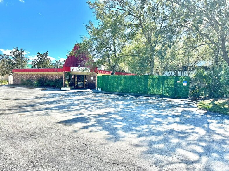 More Photos Of 940 S Winter Park Dr, Casselberry General Retail For Sale