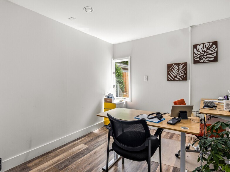 More Photos Of 2124 Hendersonville Rd, Arden Office For Sale