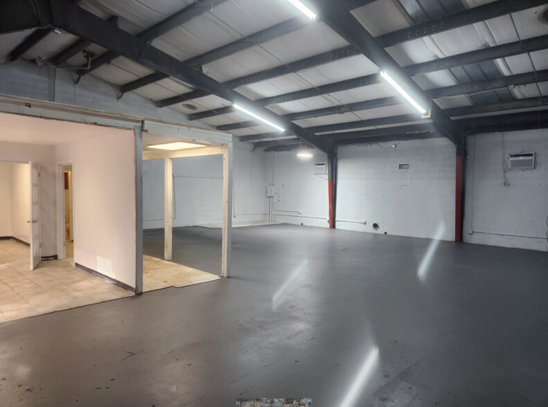 More Photos Of 7150 Devons Rd, Riviera Beach Warehouse For Lease