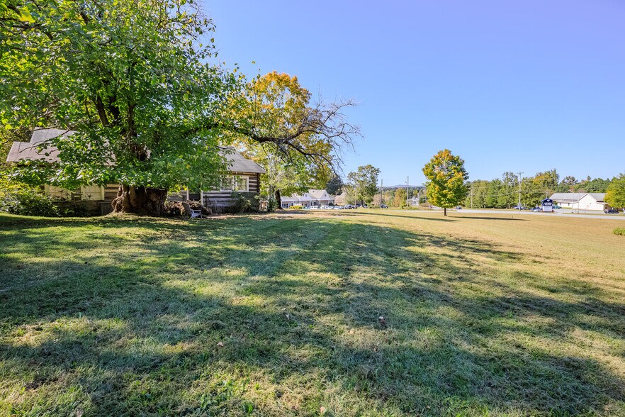More Photos Of 615 Patterson, LaFayette Medical For Sale