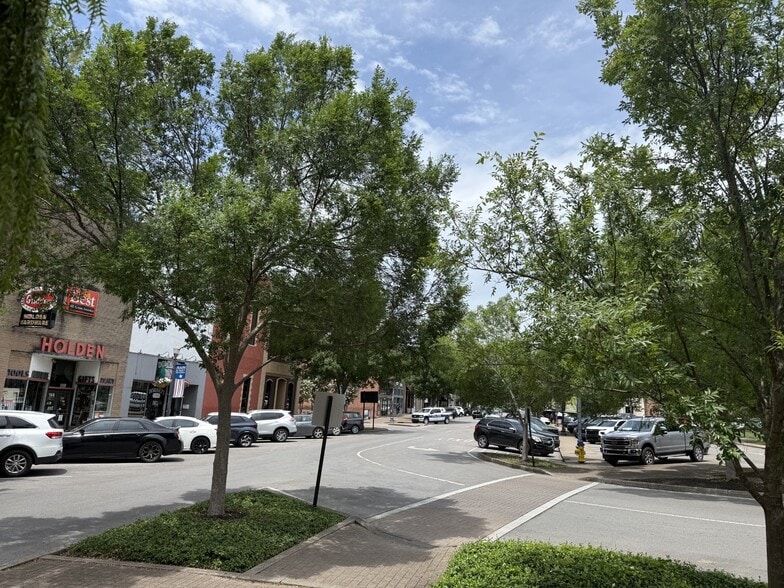 More Photos Of 27 S Public Square, Murfreesboro Storefront Retail Office For Lease