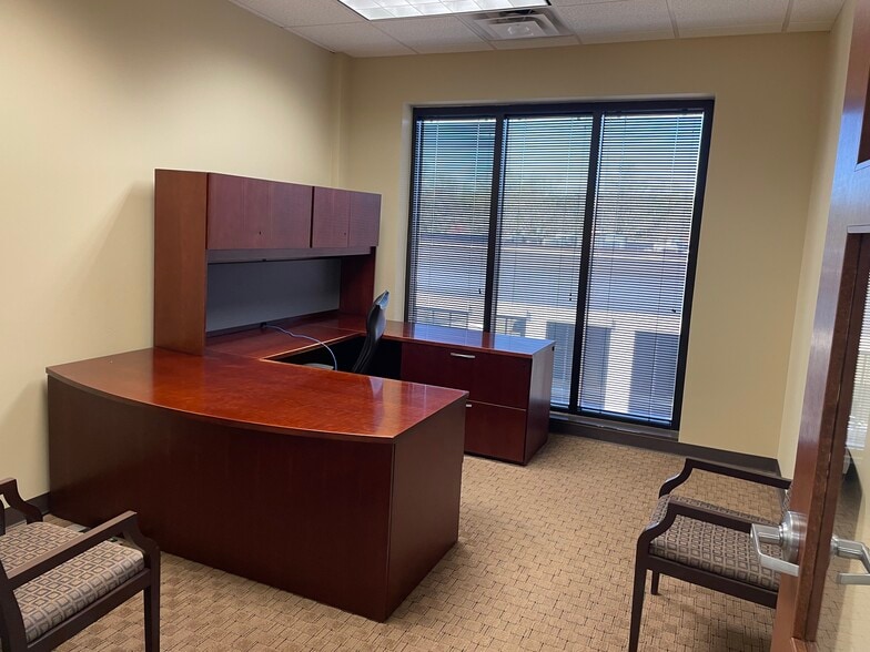 More Photos Of 6495 Shiloh Rd, Alpharetta Office For Sale