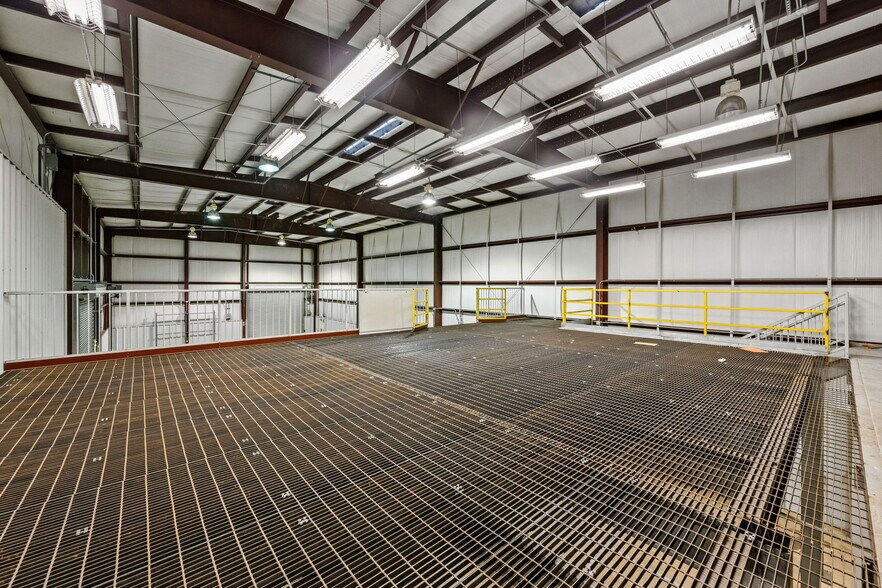 More Photos Of 901 W 18th St, Houston Warehouse For Sale