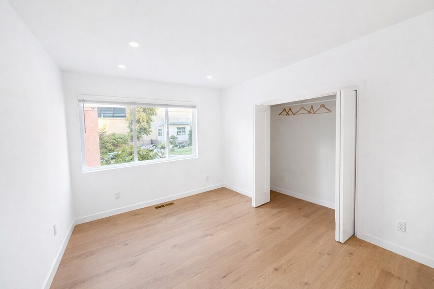 More Photos Of 2045 Emerson St, Berkeley Apartments For Sale