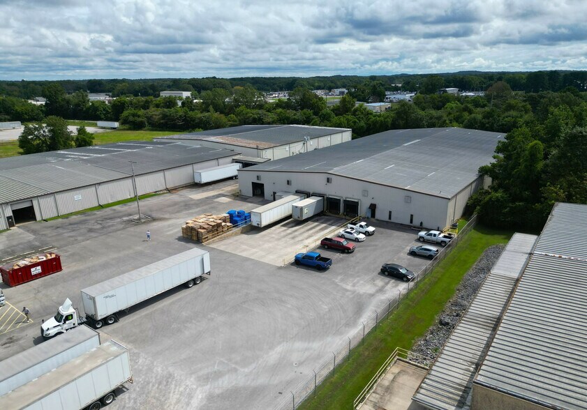 More Photos Of 201 Pride Ln, Decatur Unknown For Lease