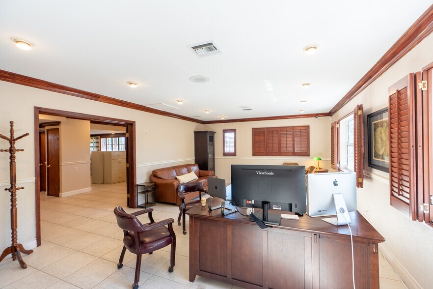 More Photos Of , Coral Gables Office For Sale