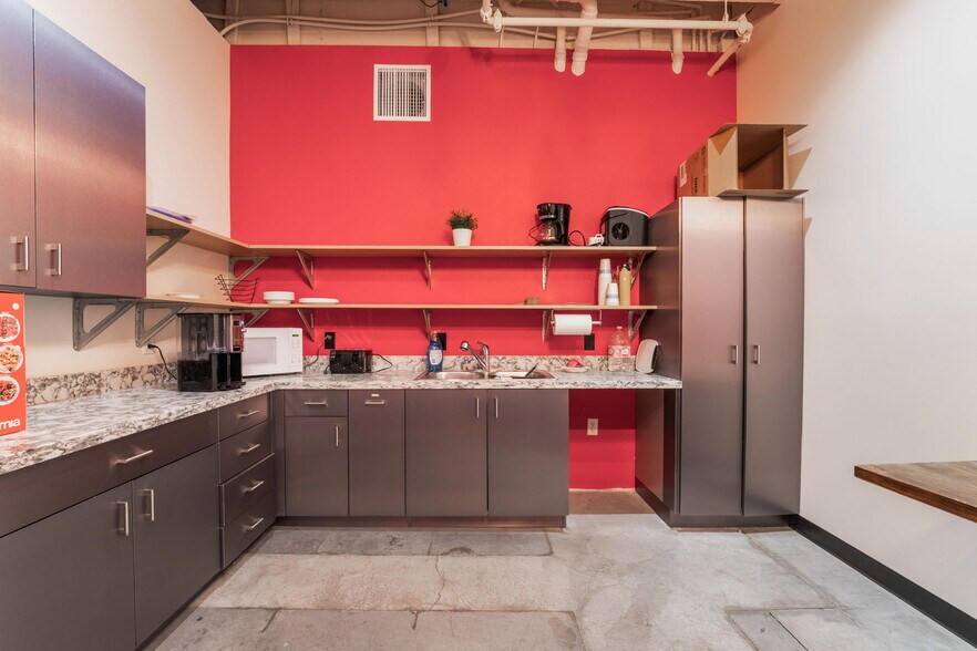 More Photos Of 2950 E Sunset Rd, Las Vegas Showroom For Sale