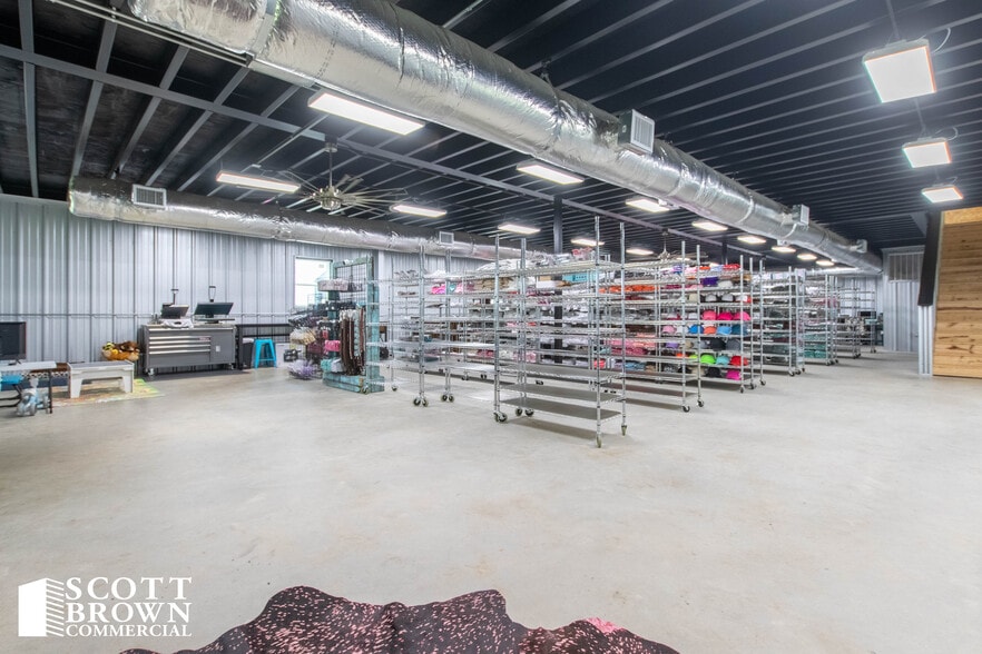 More Photos Of 1404 McConnell Rd, Gunter Flex For Sale