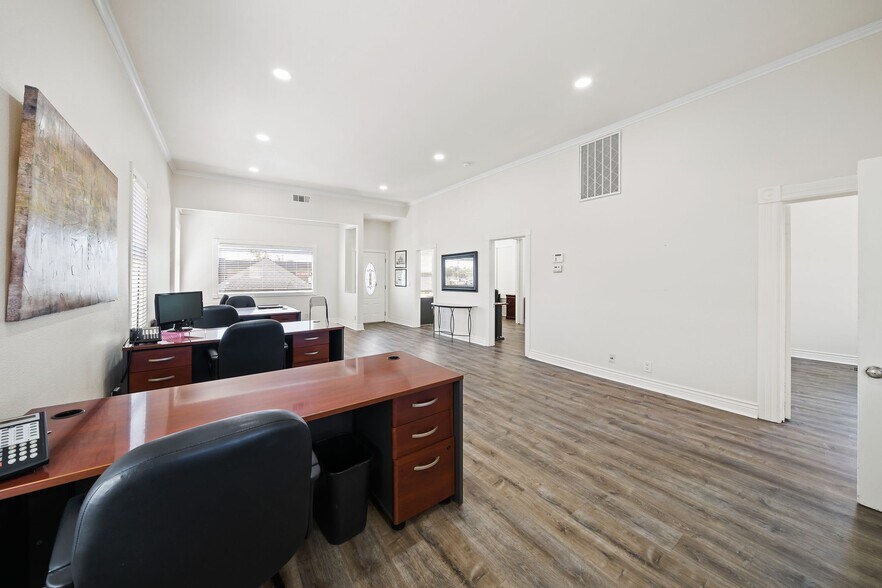 More Photos Of 8336 Brentwood Blvd, Brentwood Office Residential For Sale