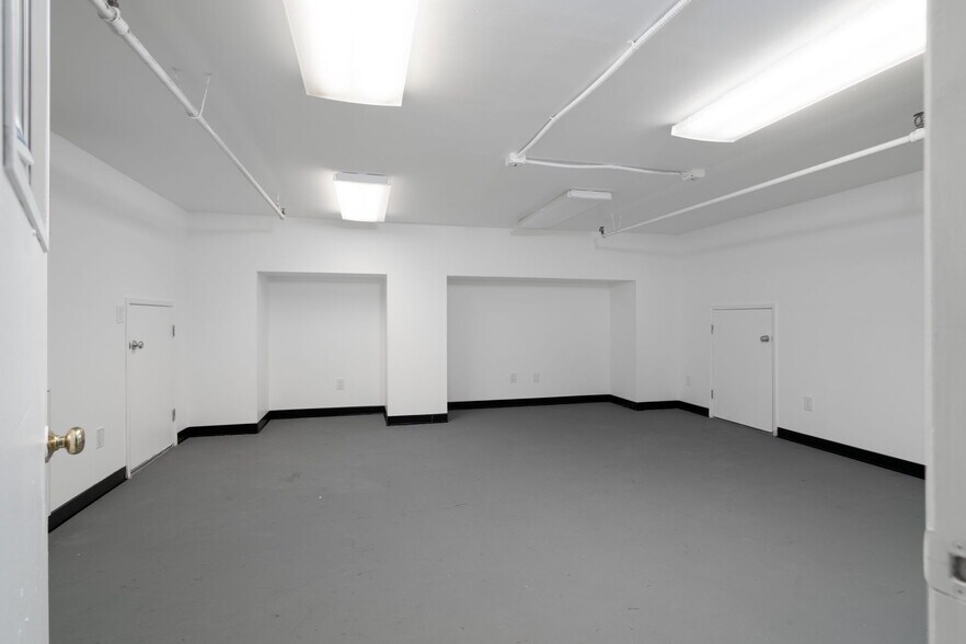 More Photos Of 320 Kentucky St, Bakersfield Manufacturing For Sale