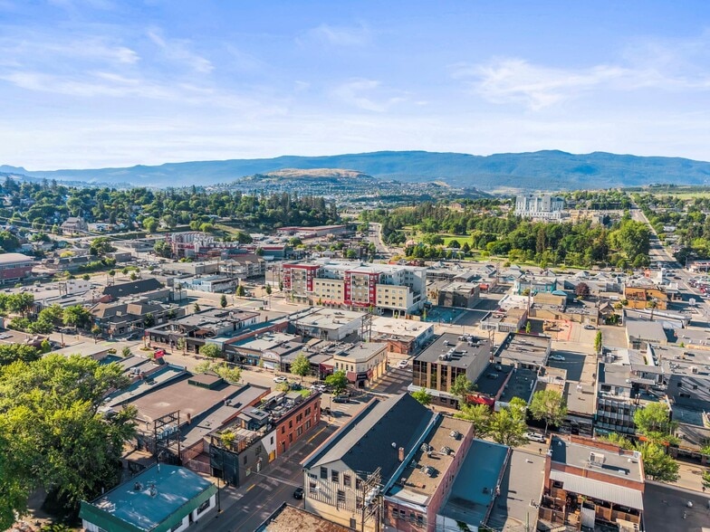 More Photos Of 3100 30 Av, Vernon Office For Sale