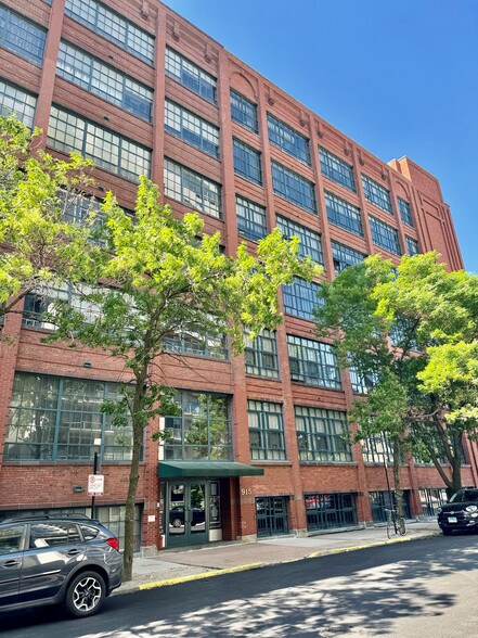 Primary Photo Of 915 W Huron St, Chicago Office For Lease