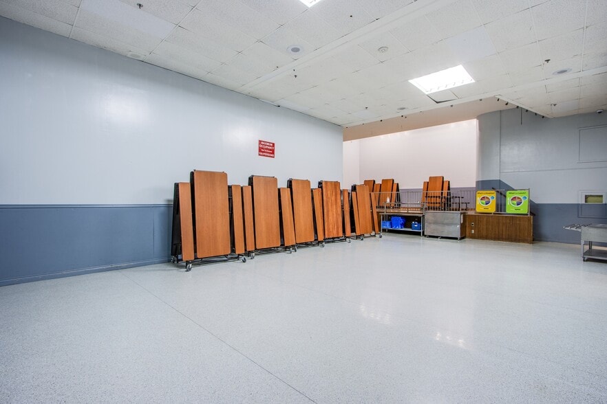 More Photos Of 1600 E Oakey Blvd, Las Vegas Schools For Sale