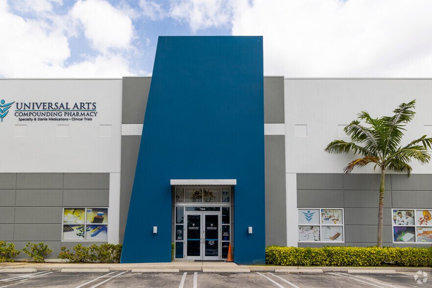 More Photos Of 5499 NW 145th St, Opa Locka Warehouse For Lease