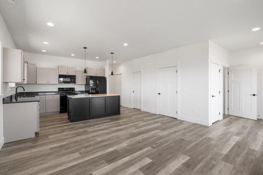 More Photos Of 202 Fletching Way, Belgrade Industrial For Sale