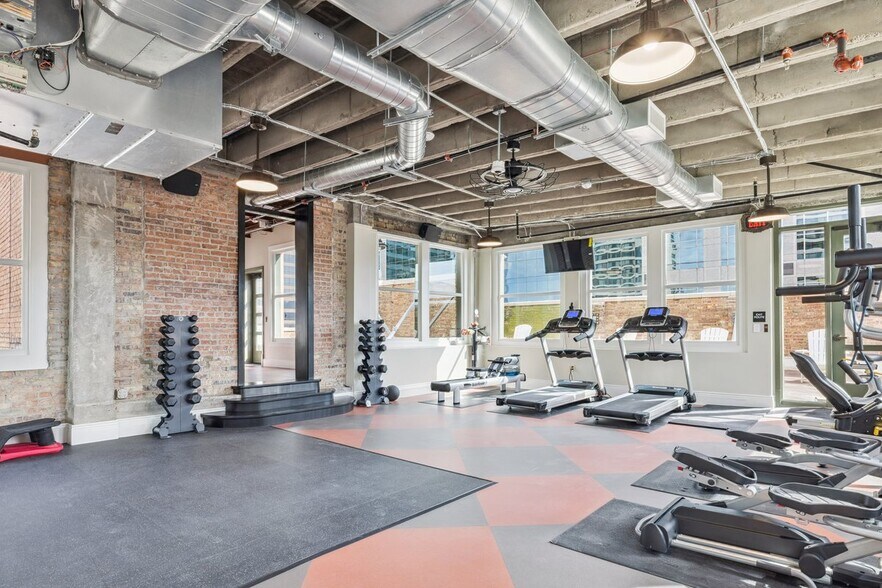 More Photos Of 10 W Broadway, Salt Lake City Office For Lease