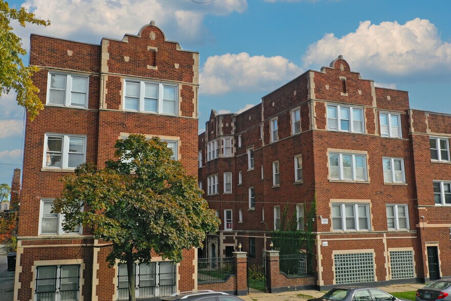 More Photos Of , Chicago Multifamily For Sale