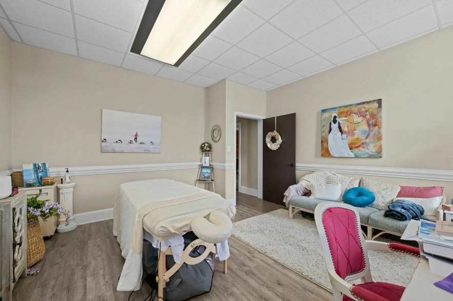 More Photos Of 202 Craven St, New Bern General Retail For Sale