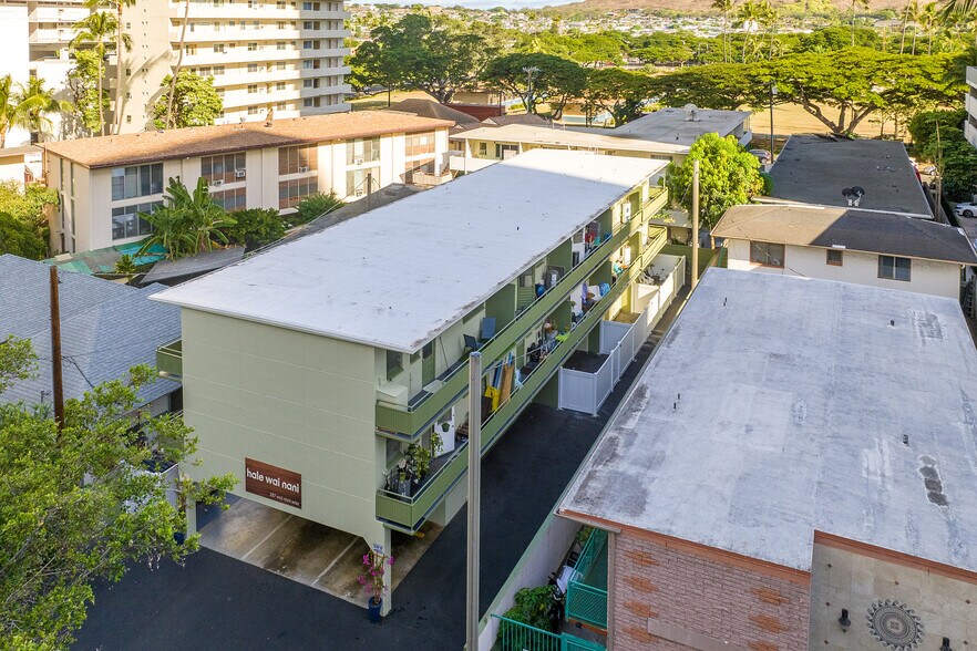 Primary Photo Of 287 Wai Nani Way, Honolulu Apartments For Sale