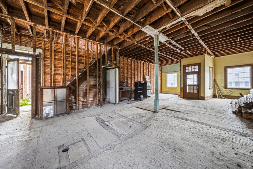 More Photos Of 2699 E Center St, North Kingsville Apartments For Sale