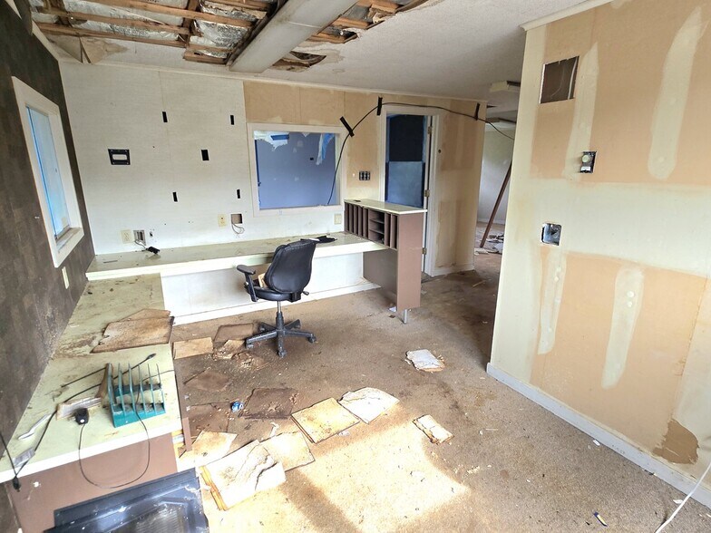 More Photos Of 420 Long Hill Rd, Groton Medical For Sale
