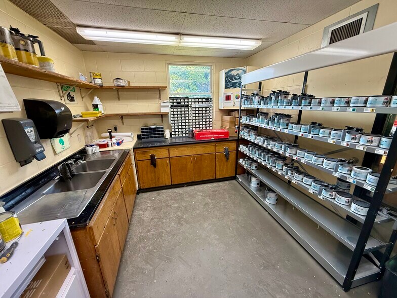 More Photos Of 315 Creamery Rd, South Ryegate Industrial For Sale