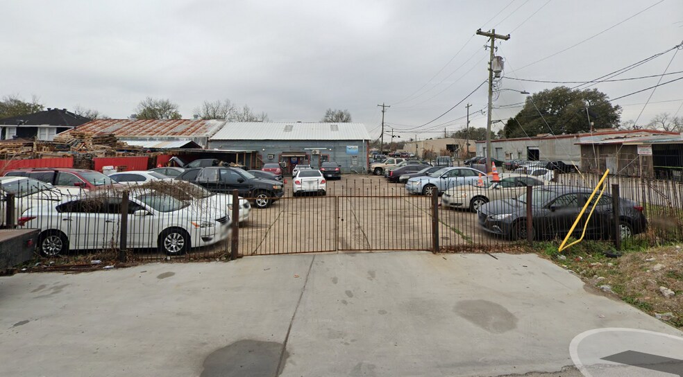More Photos Of 8711 Dexter St, Houston Warehouse For Lease