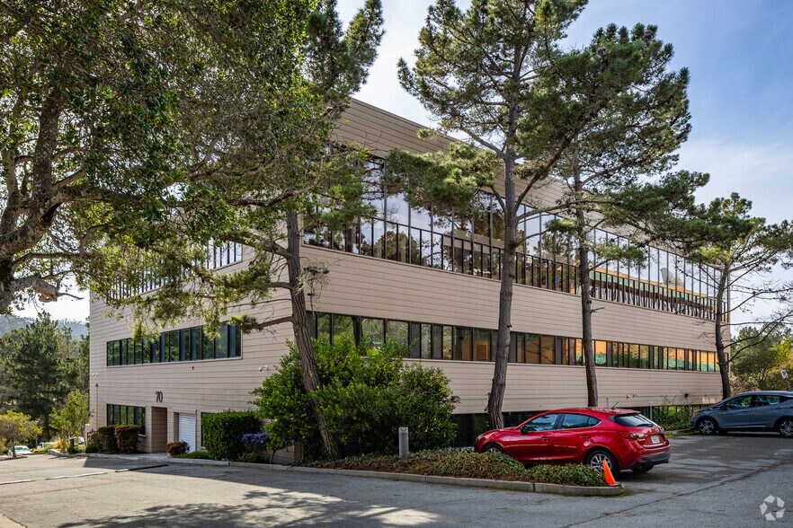 More Photos Of 70 Garden Ct, Monterey Medical For Lease