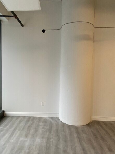 More Photos Of 15 Wellesley St W, Toronto Office For Lease