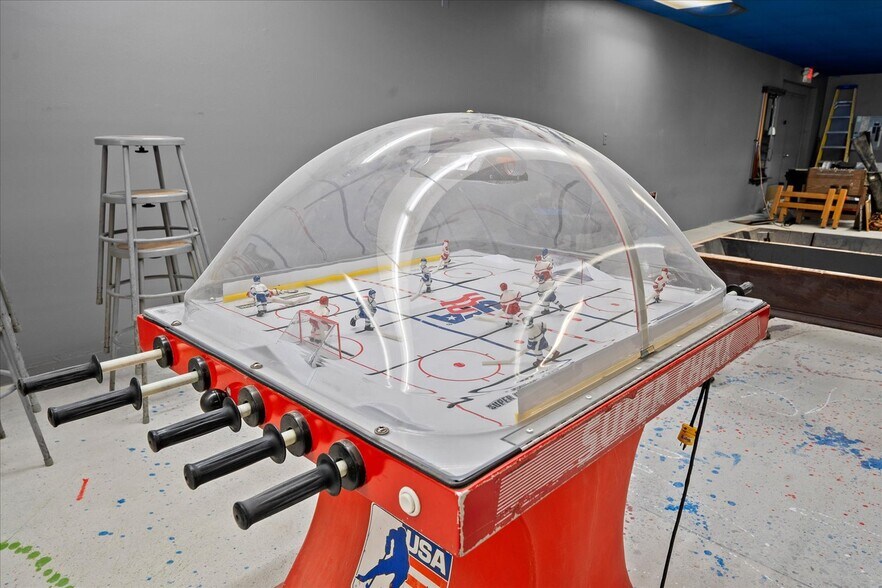 More Photos Of 120-124 E Crawford St, Deer Park Freestanding For Sale