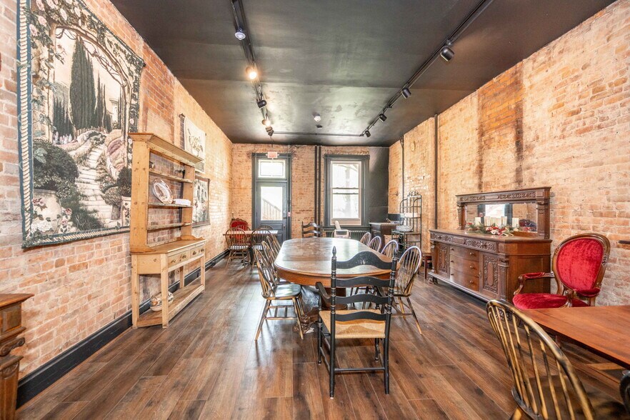 More Photos Of 2015 Madison rd, Cincinnati Storefront Retail Residential For Lease