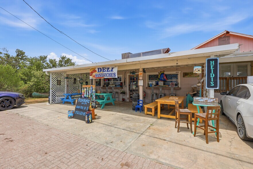 More Photos Of 505 3rd St, Cedar Key Restaurant For Sale