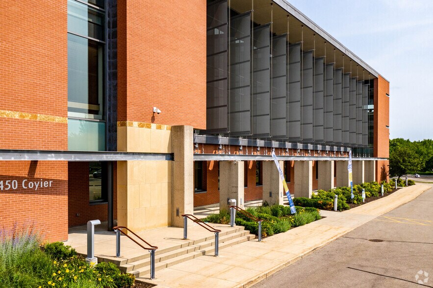 More Photos Of 450 Coyier Ln, Madison Office For Lease