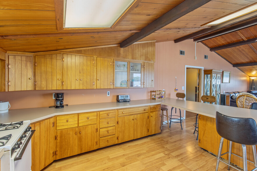 More Photos Of 356 King St, Fair Haven Marina For Sale