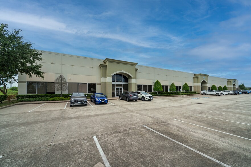 More Photos Of 12550 Reed Rd, Sugar Land Light Distribution For Lease