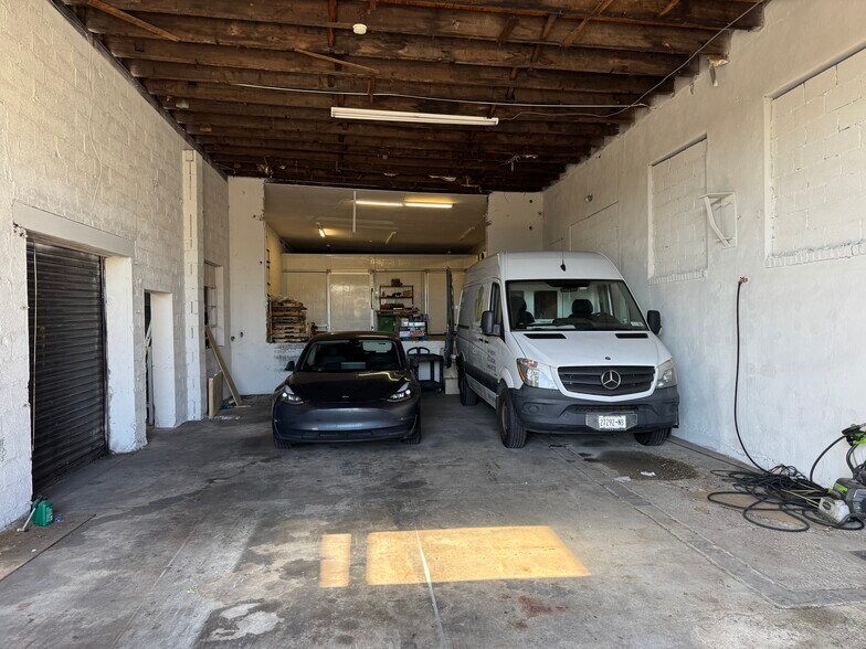 More Photos Of 52-56 Elwood Ave, Newark Warehouse For Lease