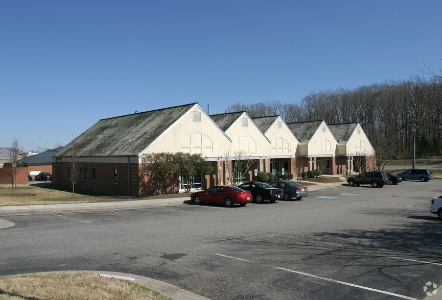 More Photos Of 5921 Harbour Ln, Midlothian Medical For Lease