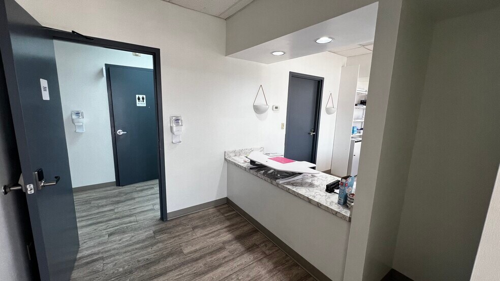 More Photos Of 4301 Saturn Rd, Garland Unknown For Lease