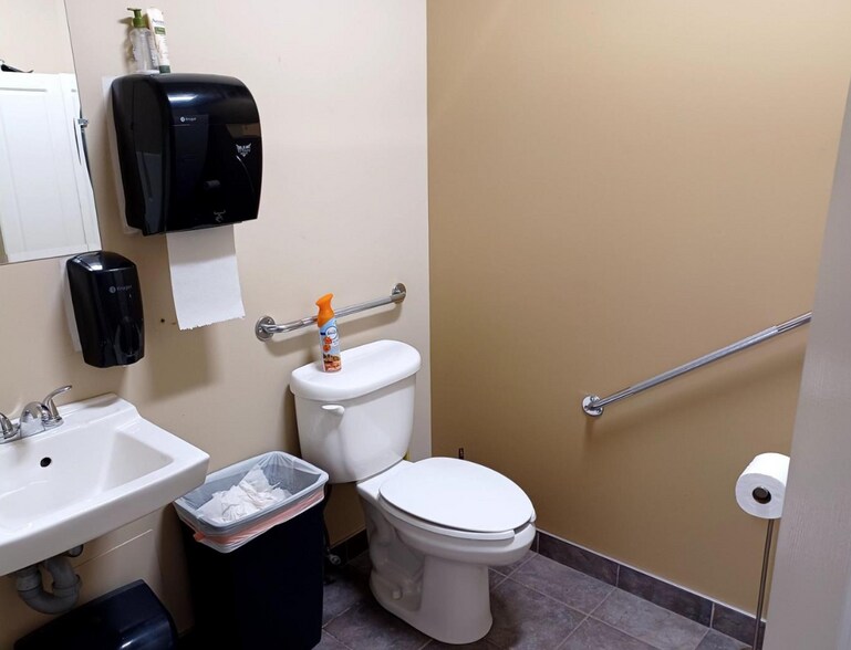 More Photos Of 1466 Lagan Way, Ottawa Light Distribution For Sale