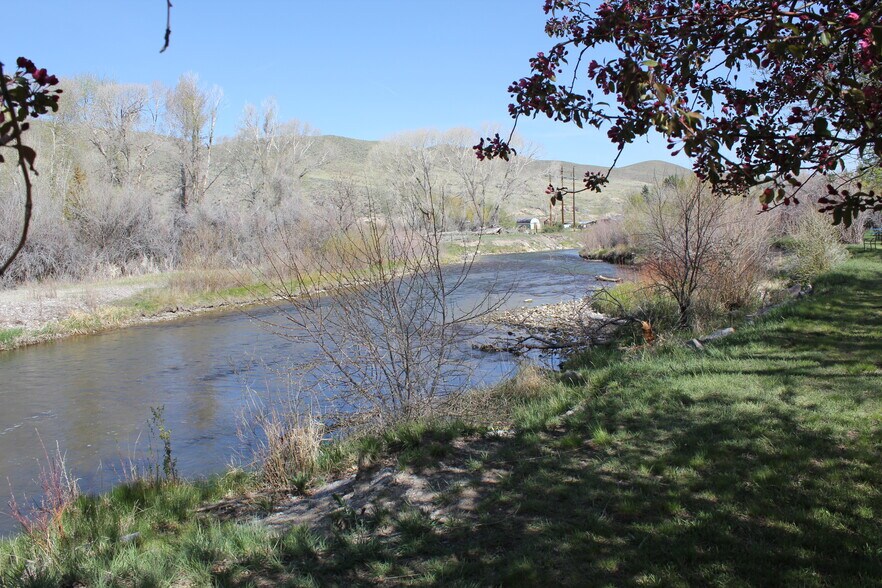 More Photos Of 735 W Park St, Dillon Trailer Camper Park For Sale