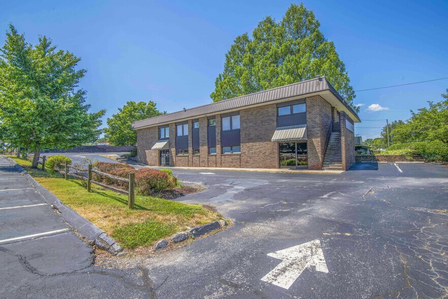 More Photos Of 145 E Vance Rd, Oak Ridge Medical For Sale